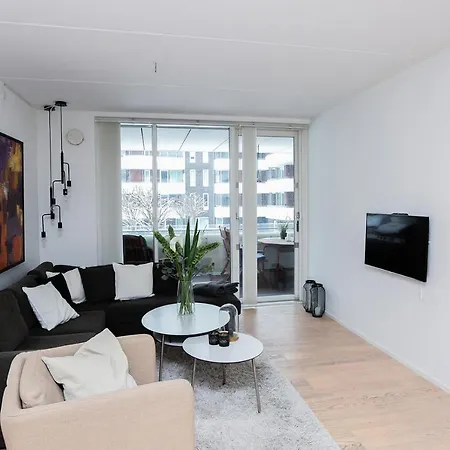 High-end With Balcony & Parking Apartman *