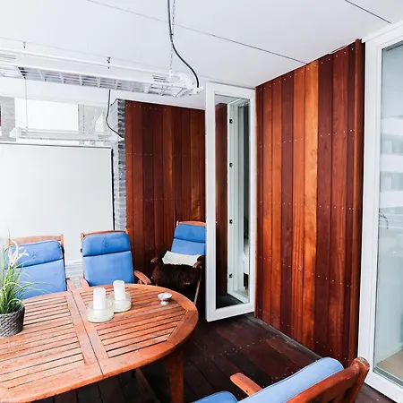 High-end With Balcony & Parking *